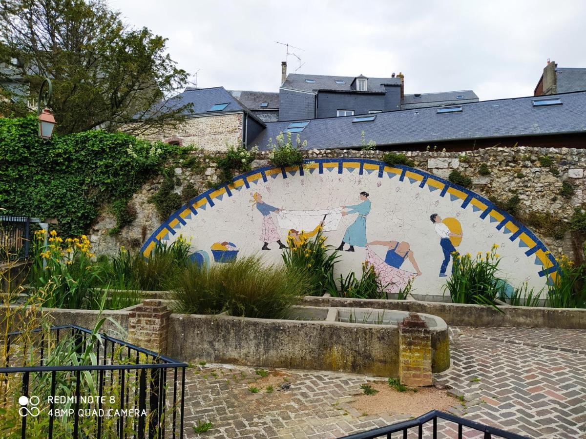 Bel Appartement A Honfleur Bagian luar foto