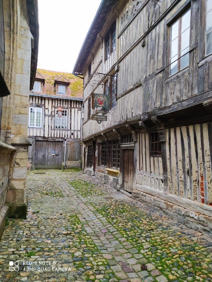Bel Appartement A Honfleur Bagian luar foto