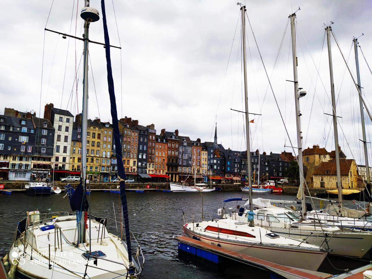 Bel Appartement A Honfleur Bagian luar foto