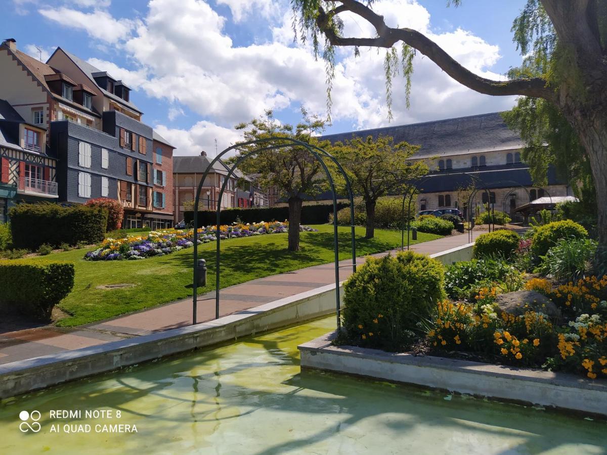 Bel Appartement A Honfleur Bagian luar foto