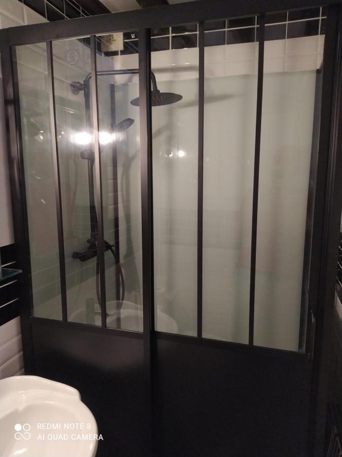 Bel Appartement A Honfleur Bagian luar foto