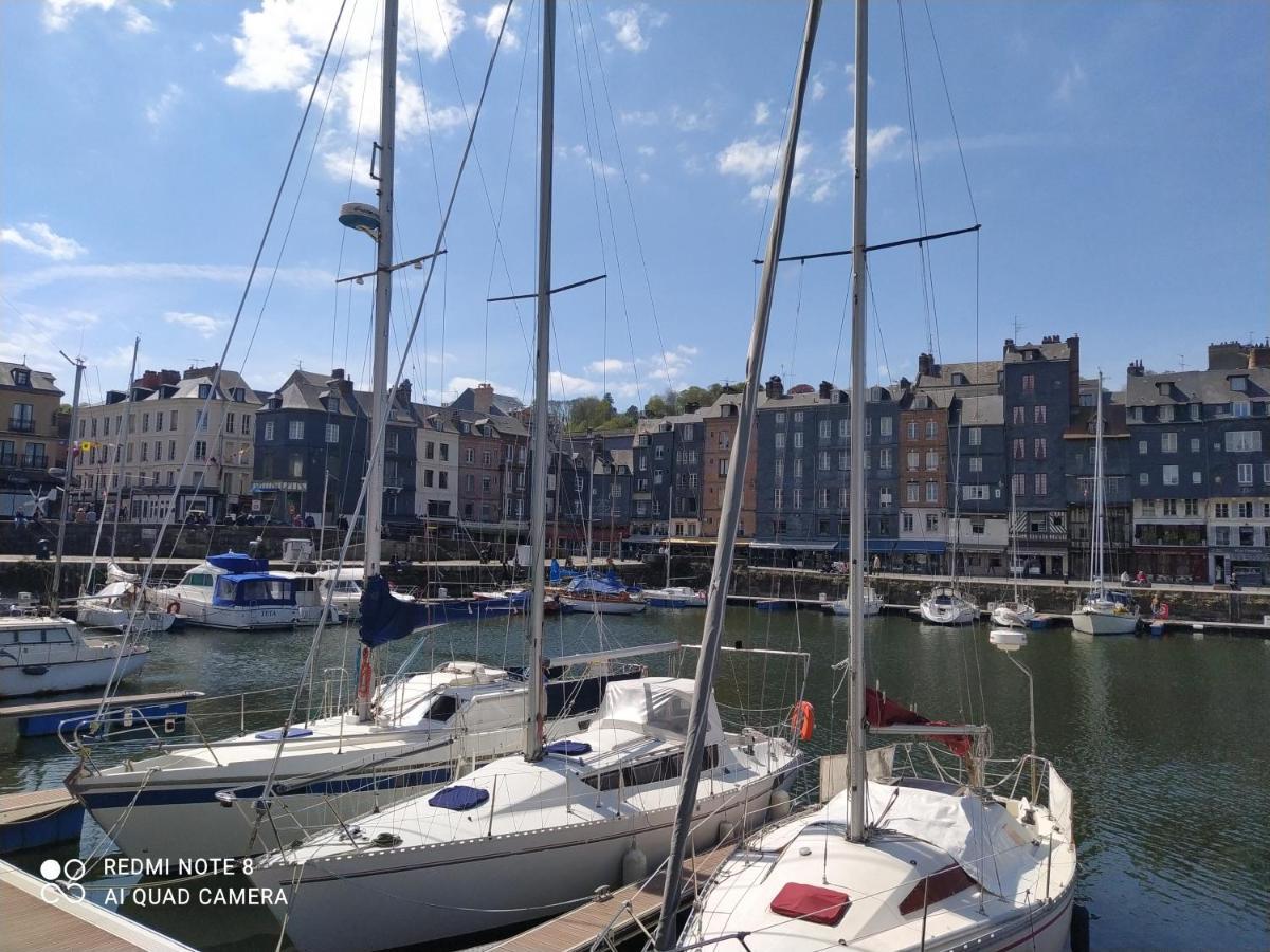 Bel Appartement A Honfleur Bagian luar foto